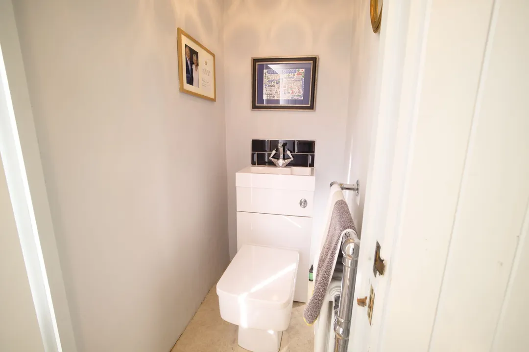 https://mr0.homeflow-assets.co.uk/files/photo/image/48176/3789/_x_/003A3817_HDR-92.jpg