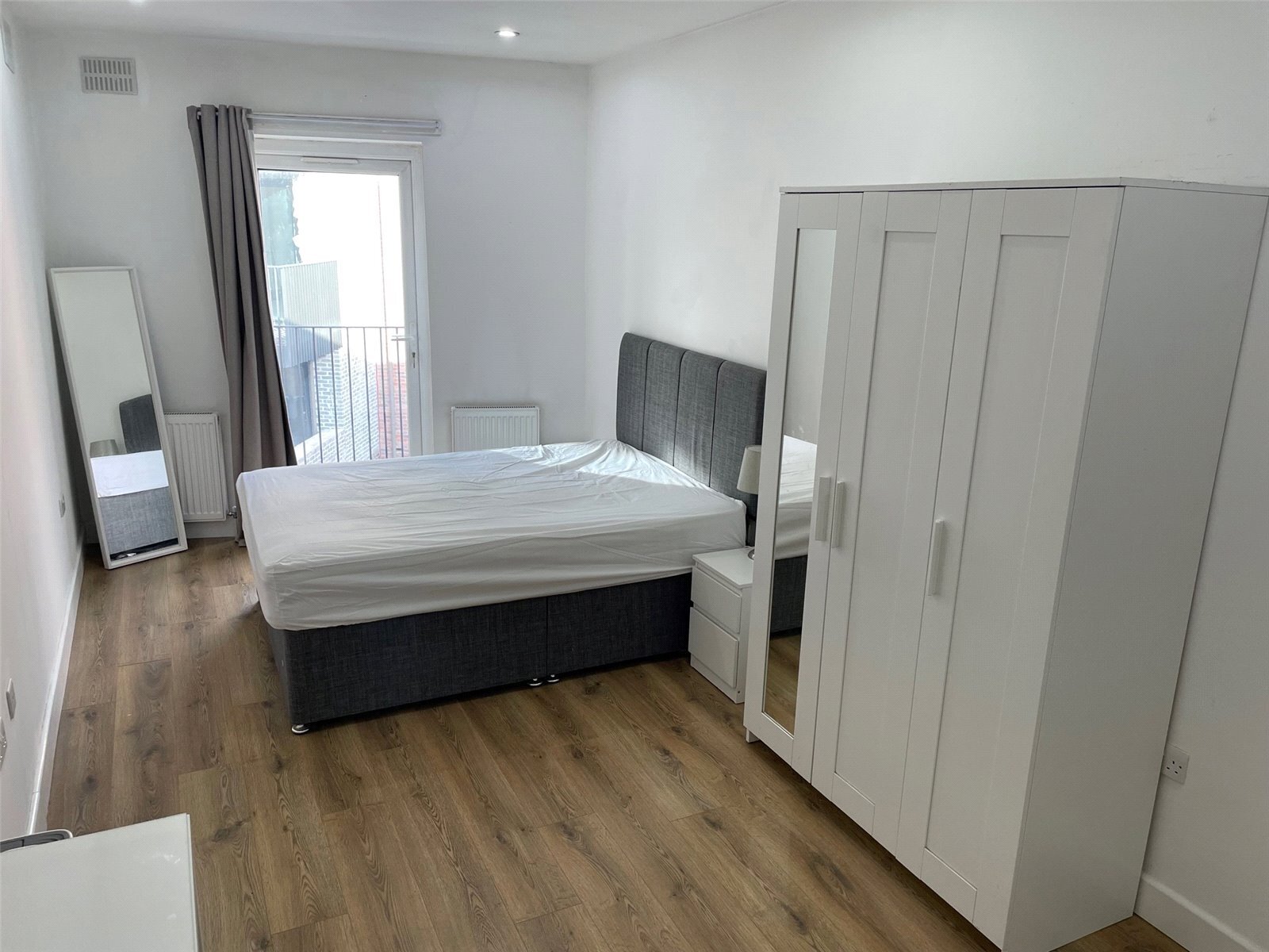 Blue Anchor Lane, London, Greater London, SE16 Image 6