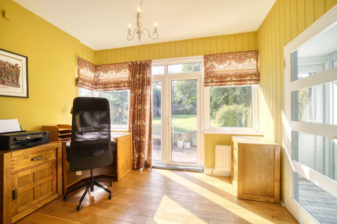 https://mr0.homeflow-assets.co.uk/files/photo/image/48176/3791/_x_/003A3828_HDR-94.jpg