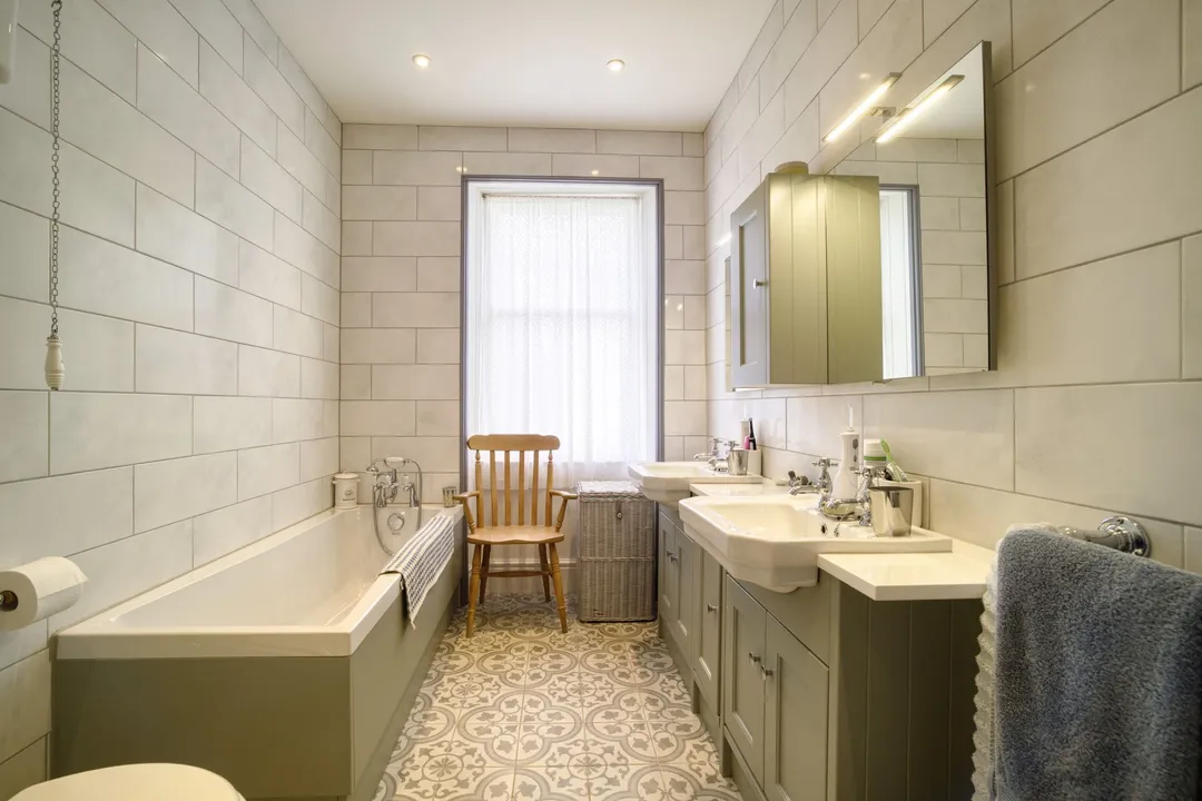 https://mr0.homeflow-assets.co.uk/files/photo/image/48176/3806/_x_/003A3247_HDR-8.jpg