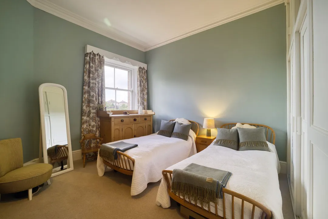 https://mr0.homeflow-assets.co.uk/files/photo/image/48176/3807/_x_/003A3187_HDR-2.jpg