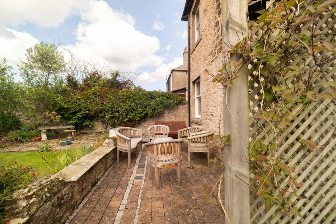 https://mr0.homeflow-assets.co.uk/files/photo/image/48176/3832/_x_/003A3133-16.jpg