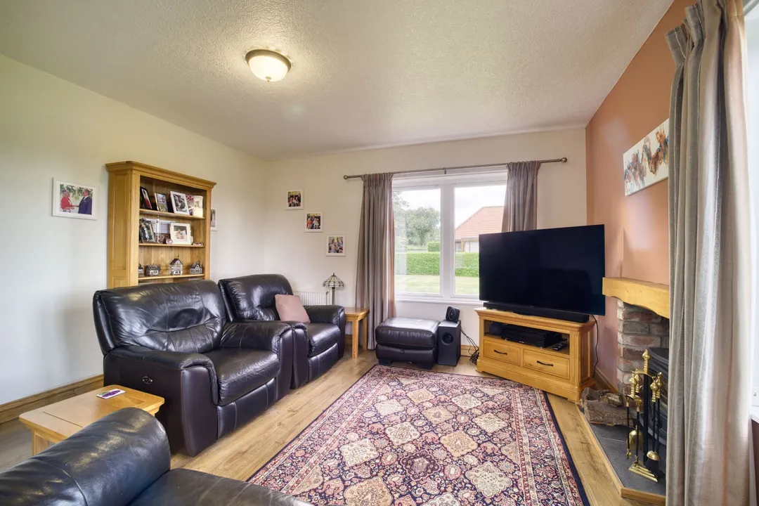https://mr0.homeflow-assets.co.uk/files/photo/image/48176/4214/_x_/003A3933_HDR-3.jpg