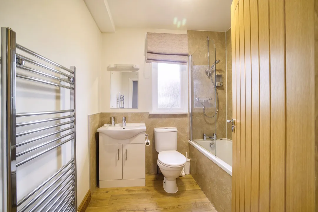 https://mr0.homeflow-assets.co.uk/files/photo/image/48176/4224/_x_/003A3893_HDR-1.jpg