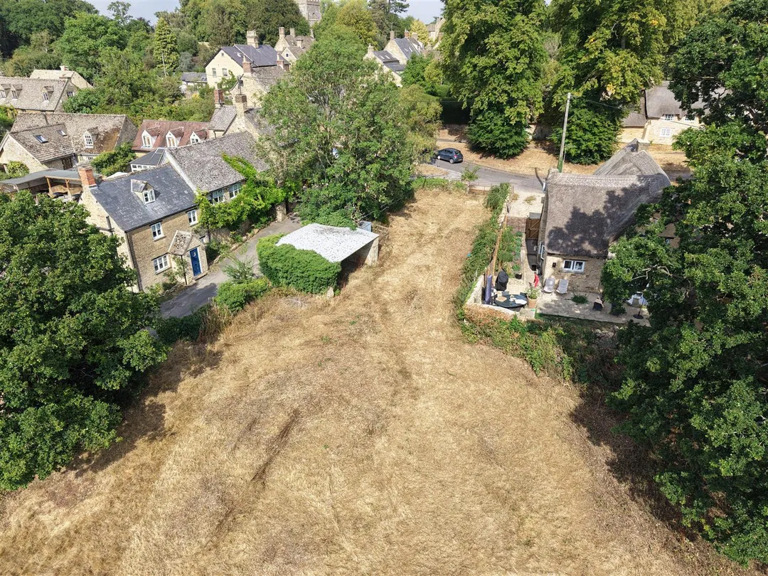 https://mr0.homeflow-assets.co.uk/files/photo/image/48176/4484/_x_/yMeZdzGb2UC9213ztp2xIA.jpg