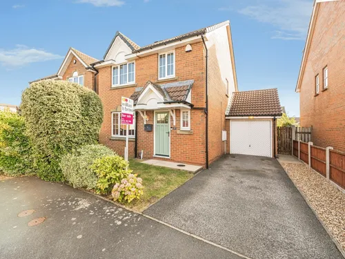 Hawthorne Drive, Gildersome, Leedsphoto