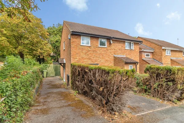 Squires Close, Coffee Hall, Milton Ke...