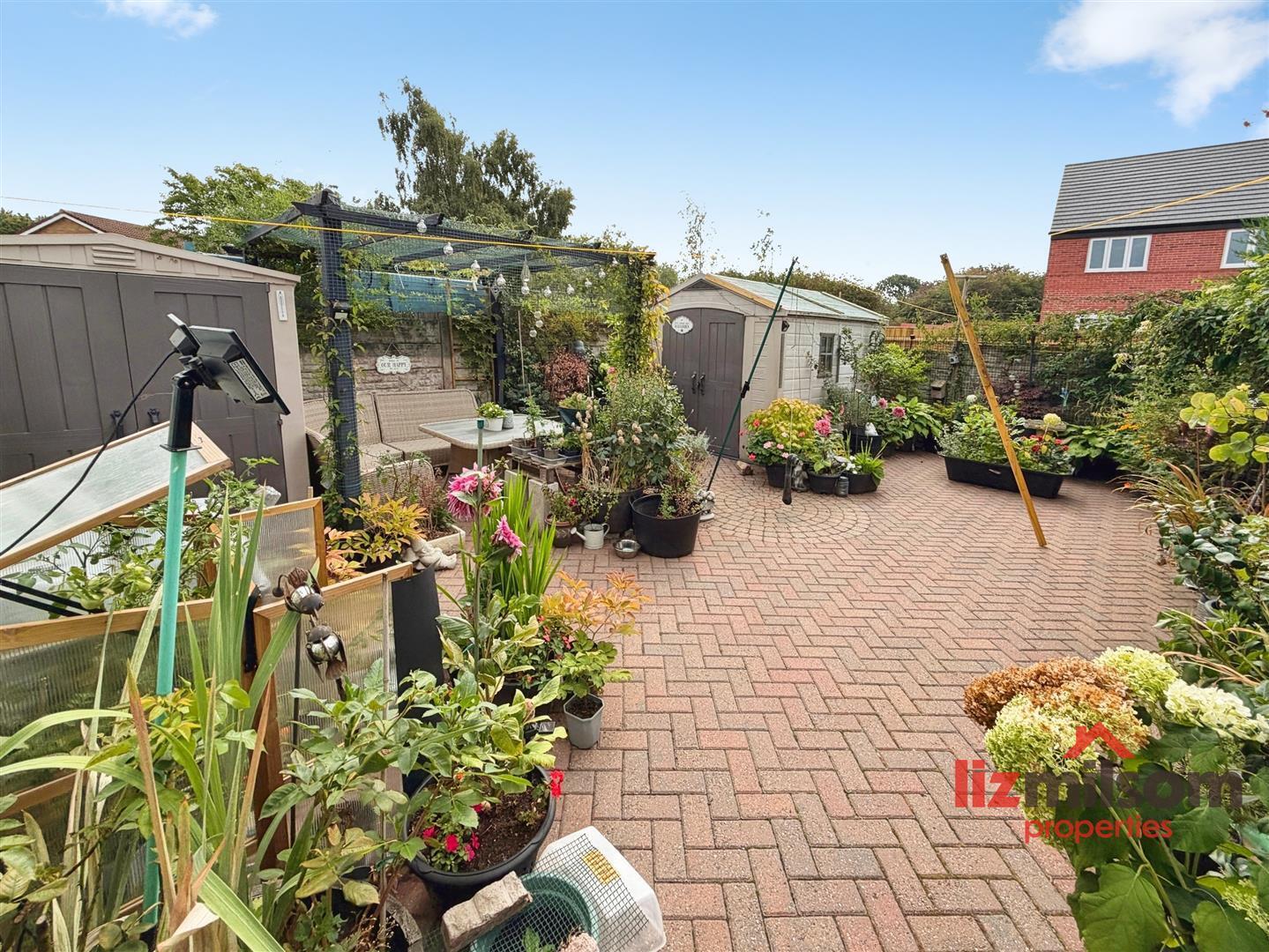 Meadow Lane, Newhall, Swadlincote Image 16