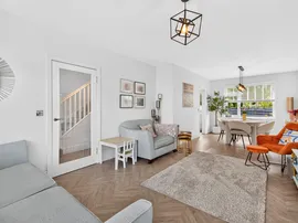 Cloan Crescent, Bishopbriggs, Glasgow thumb 2