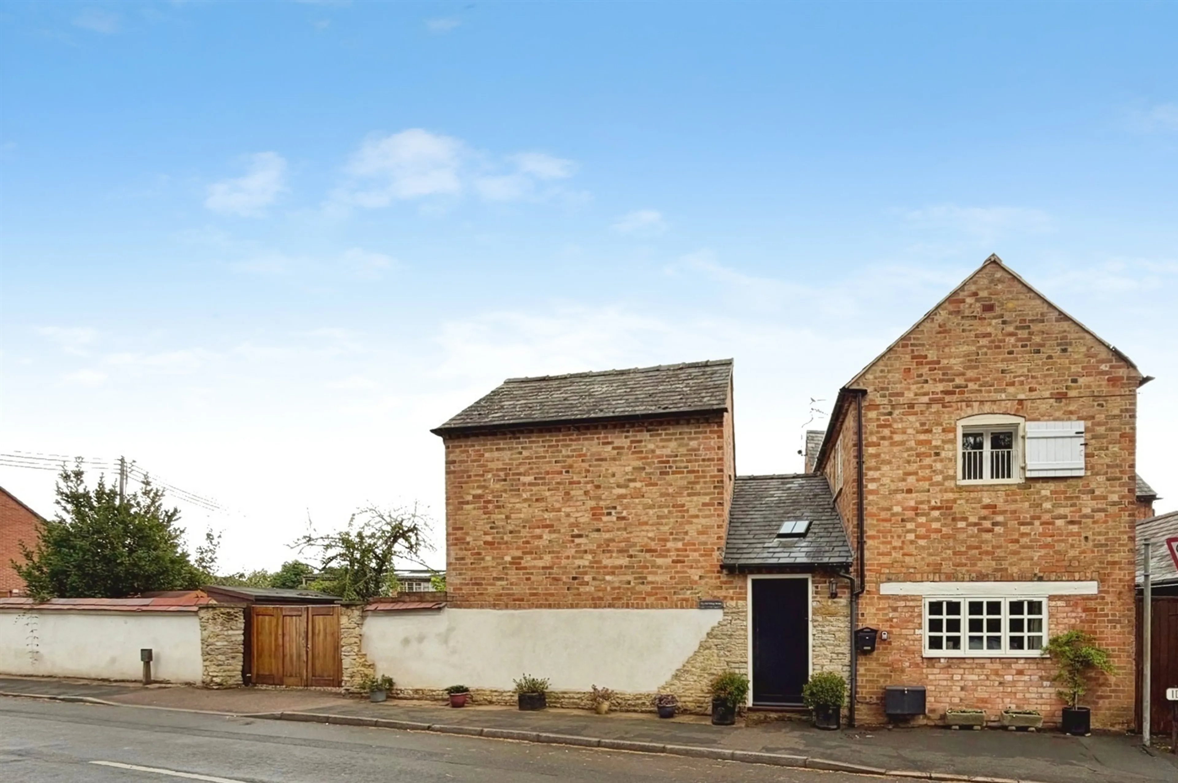 Property photo 0