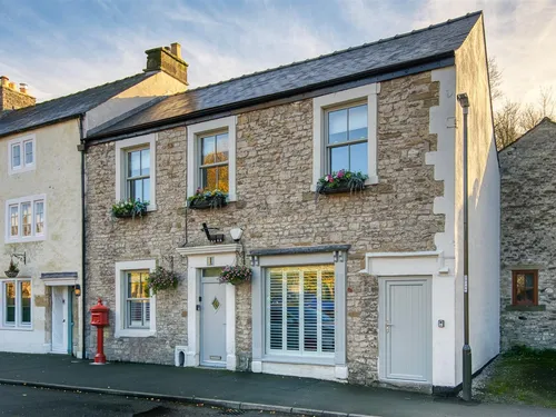 Commercial Road, Tideswell, Buxtonphoto