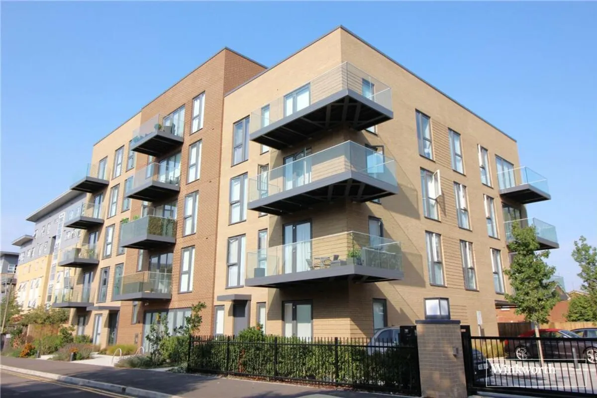 Station Road, BOREHAMWOOD