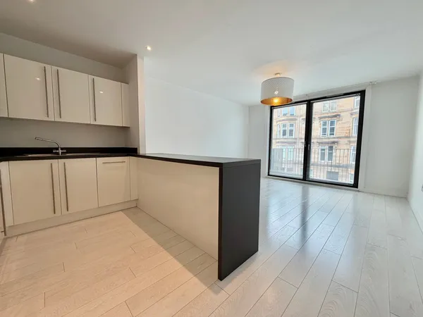 Montague Apartments, Woodlands