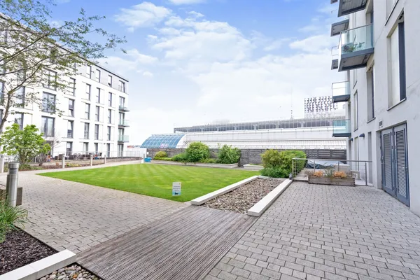 Hayes Apartments, Cardiff