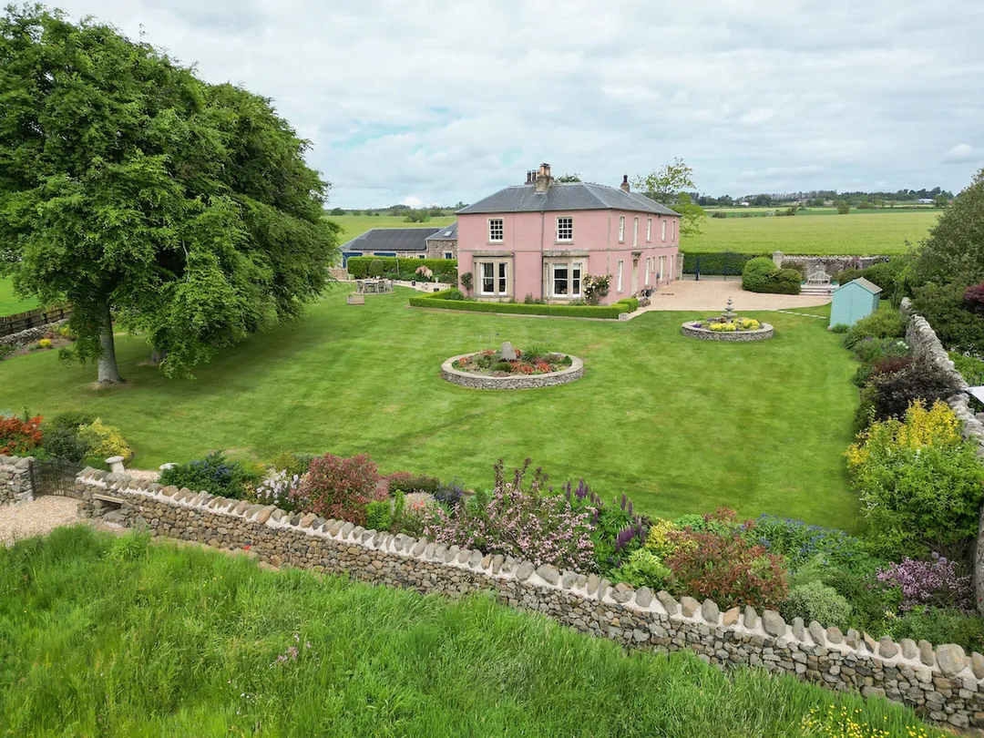 https://mr0.homeflow-assets.co.uk/files/photo/image/48179/7475/_x_/Cakemuir-DRONE-2.jpg