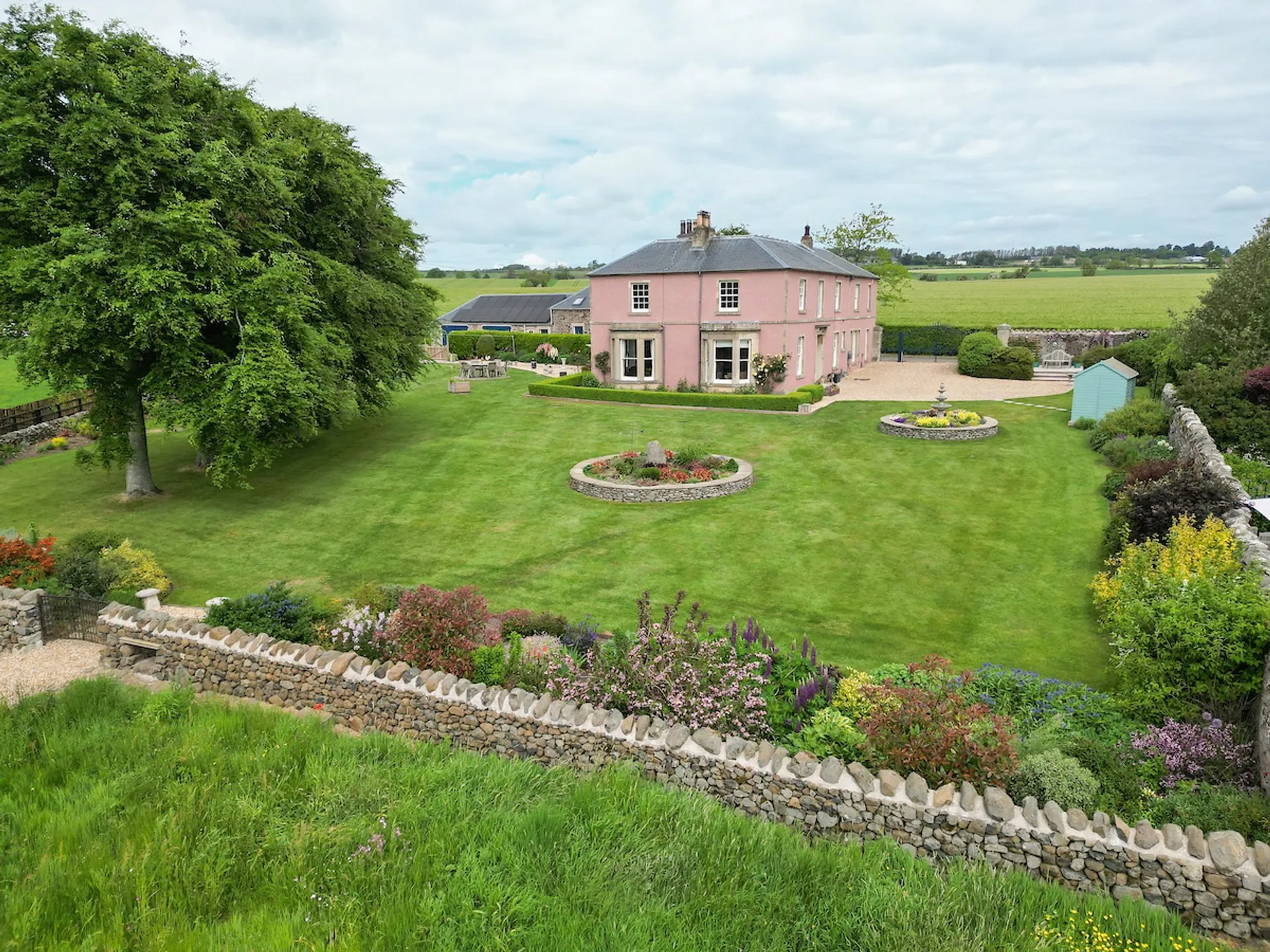 Property photo top 0