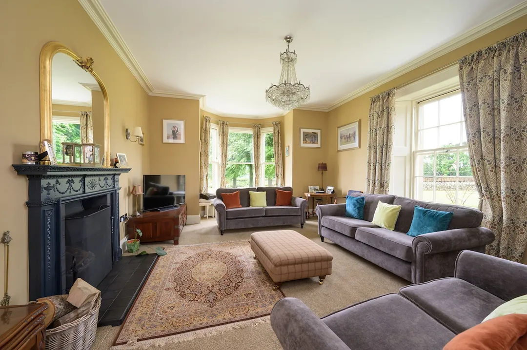 https://mr0.homeflow-assets.co.uk/files/photo/image/48179/7479/_x_/Cakemuir-INTERIOR-17.jpg