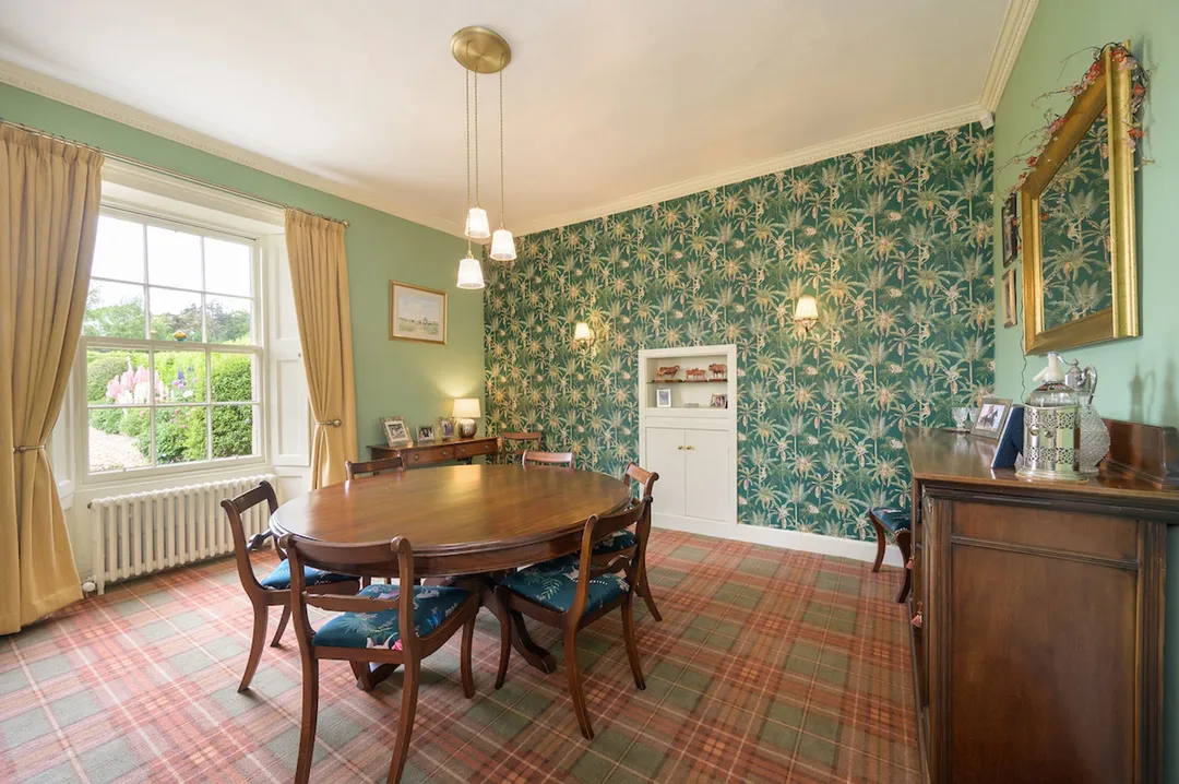 https://mr0.homeflow-assets.co.uk/files/photo/image/48179/7491/_x_/Cakemuir-INTERIOR-40.jpg