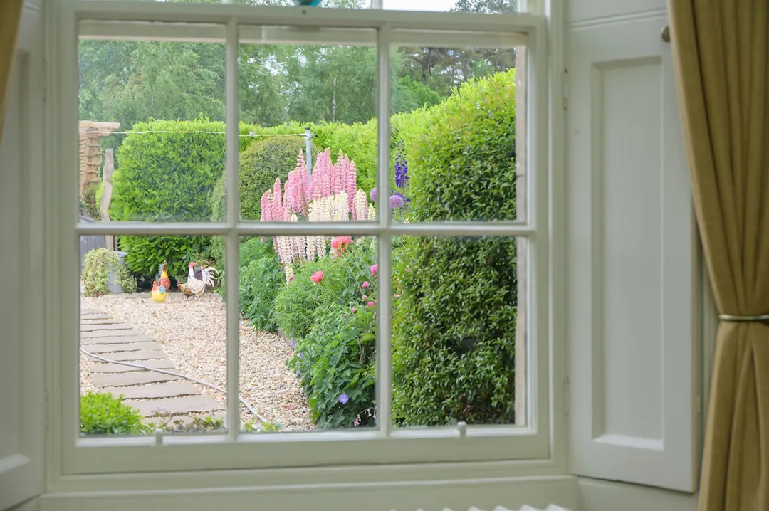 https://mr0.homeflow-assets.co.uk/files/photo/image/48179/7493/_x_/Cakemuir-INTERIOR-48.jpg