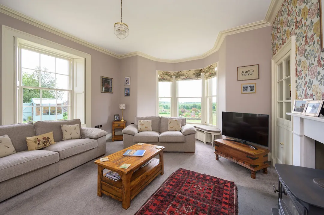 https://mr0.homeflow-assets.co.uk/files/photo/image/48179/7494/_x_/Cakemuir-INTERIOR-32.jpg