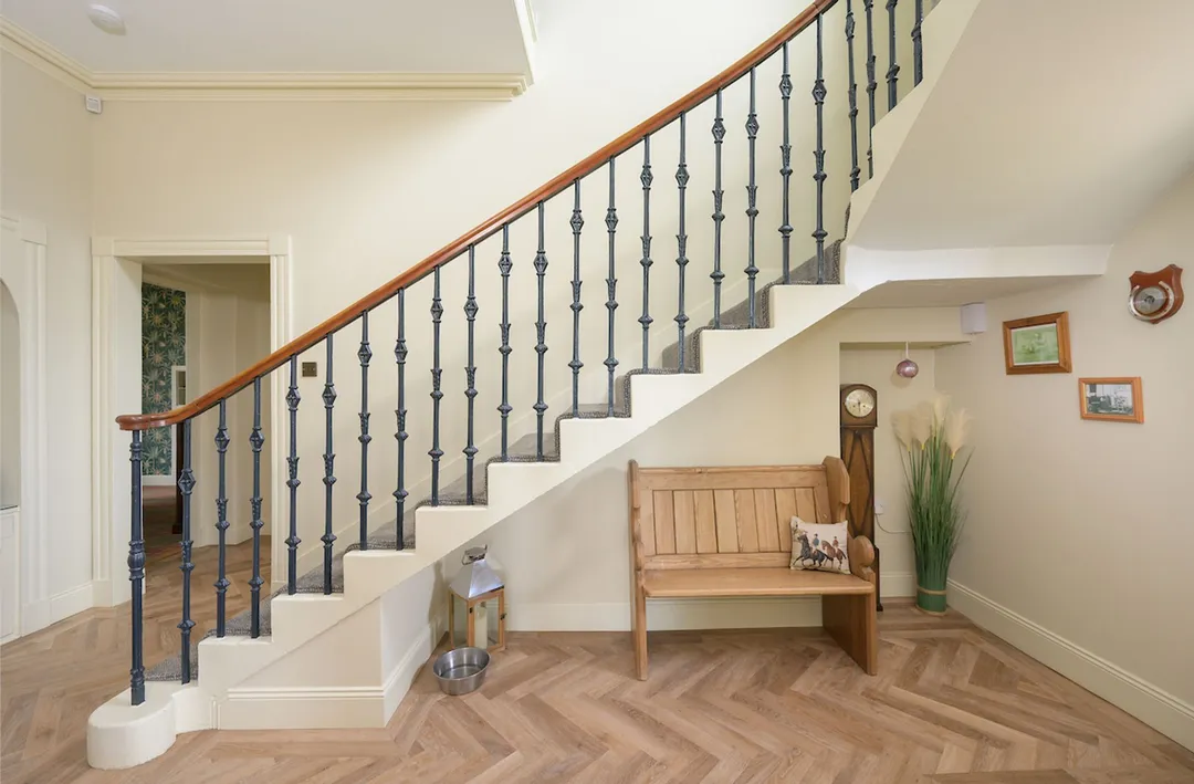 https://mr0.homeflow-assets.co.uk/files/photo/image/48179/7499/_x_/Cakemuir-INTERIOR-9.jpg