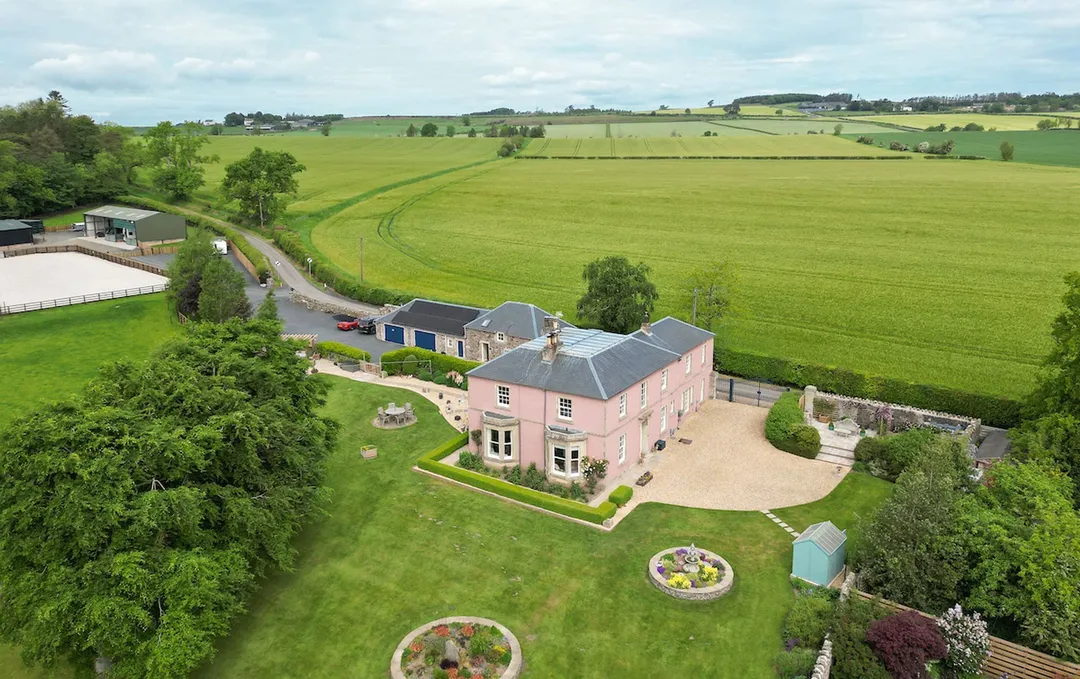 https://mr0.homeflow-assets.co.uk/files/photo/image/48179/7500/_x_/Cakemuir-DRONE-21.jpg