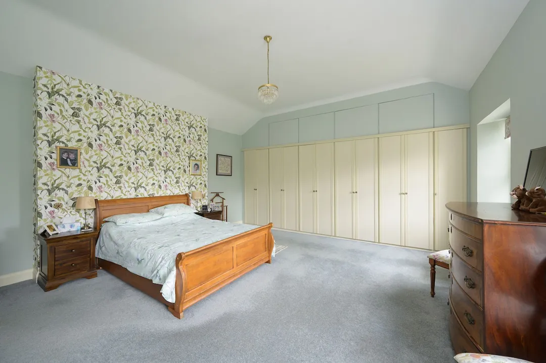 https://mr0.homeflow-assets.co.uk/files/photo/image/48179/7501/_x_/Cakemuir-INTERIOR-98.jpg
