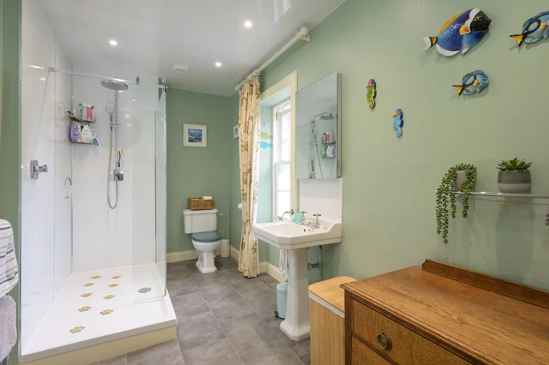 https://mr0.homeflow-assets.co.uk/files/photo/image/48179/7506/_x_/Cakemuir-INTERIOR-102.jpg