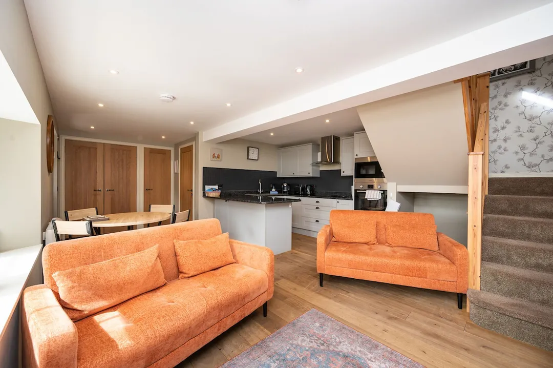https://mr0.homeflow-assets.co.uk/files/photo/image/48179/7527/_x_/GroomsCottageCakemuir-107.jpg