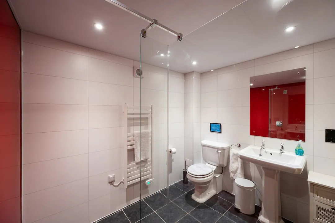 https://mr0.homeflow-assets.co.uk/files/photo/image/48179/7532/_x_/GroomsCottageCakemuir-138.jpg