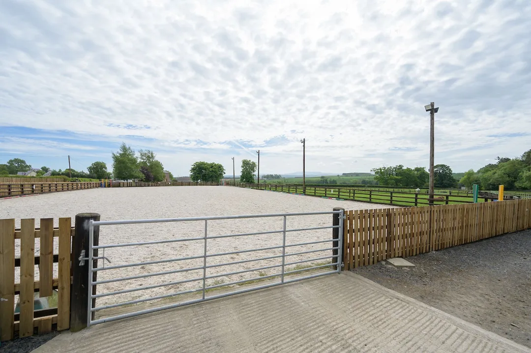 https://mr0.homeflow-assets.co.uk/files/photo/image/48179/7540/_x_/Cakemuir-STABLES-20.jpg