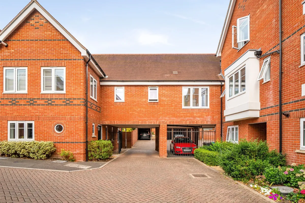 Vicarage Mews, Maidenhead