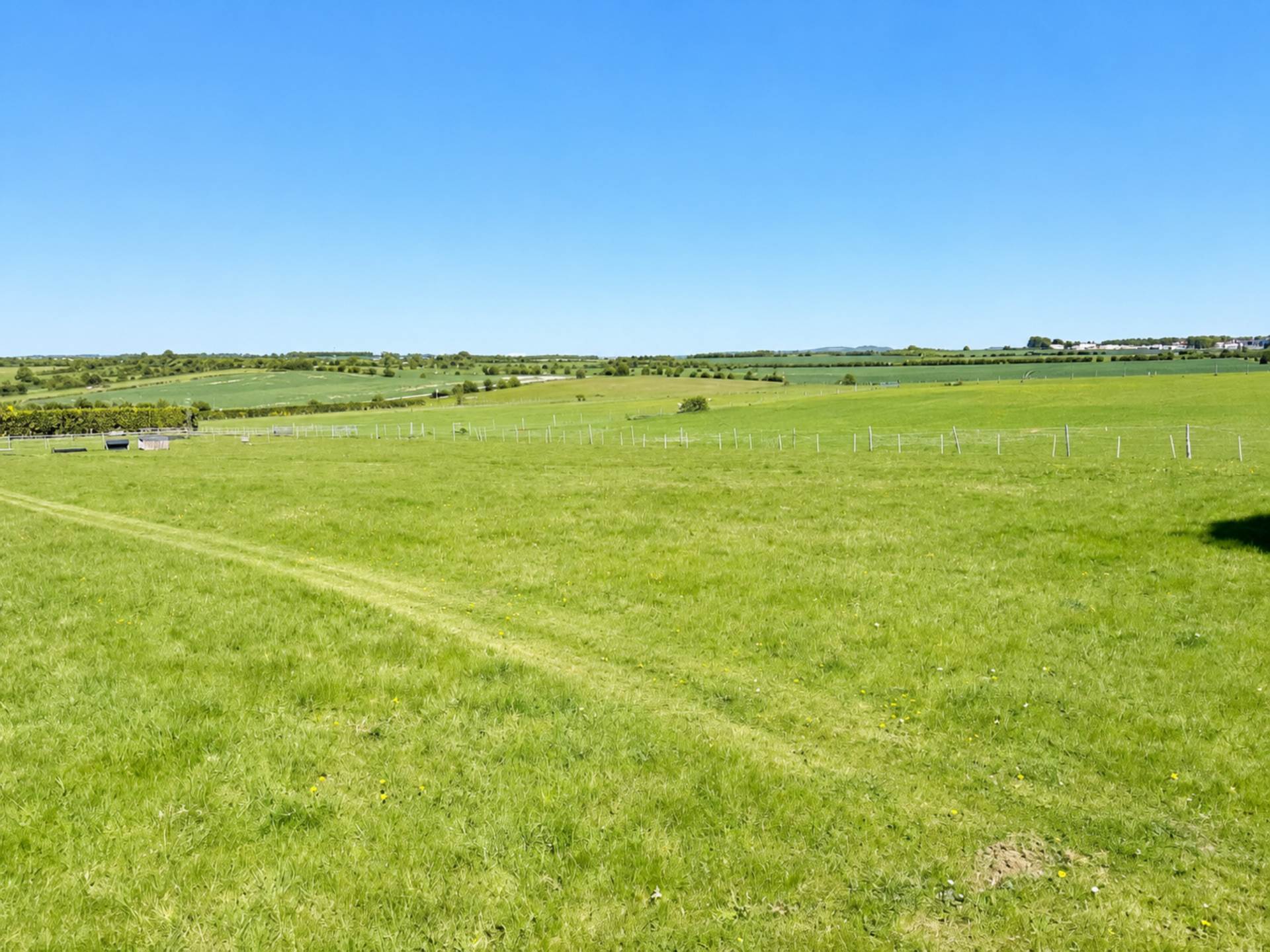 East Gomeldon Road, Gomeldon Image 2
