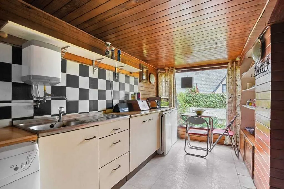 Dollis Hill Lane, London, NW2