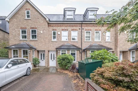 Connaught Road, Teddington, TW11