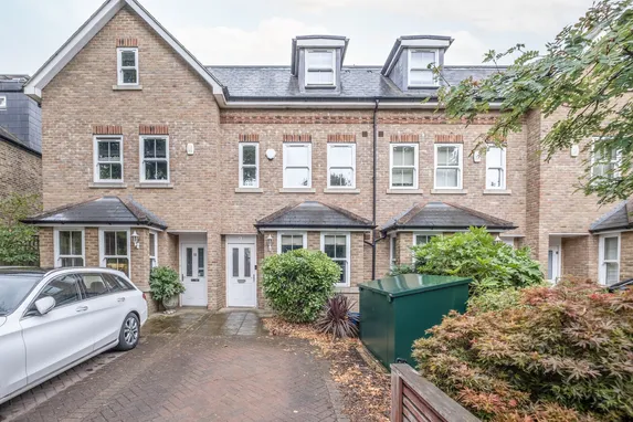 Connaught Road, Teddington, TW11