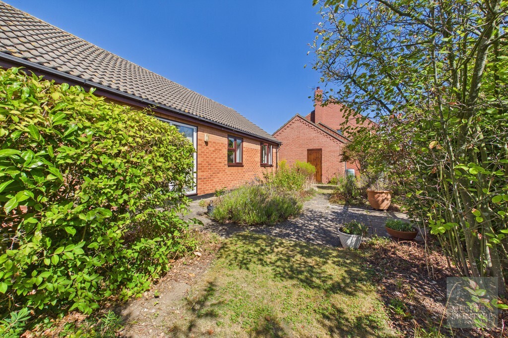 Hawthorne Close, Loddon Image 17
