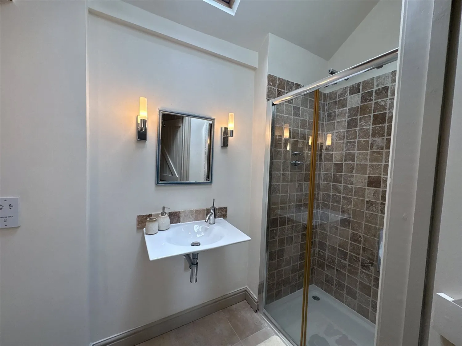 Shrob Lodge, Old Stratford, MK19 photo 8
