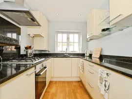 Fullers Grove, Chesham thumb 2