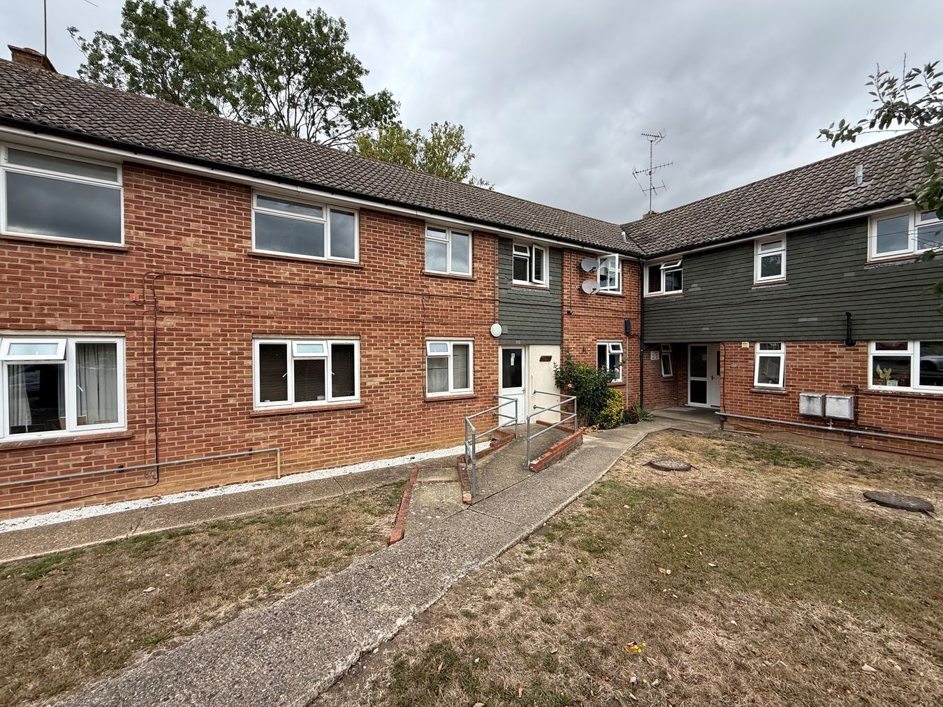 Red Rose, Binfield, RG42 Image 1