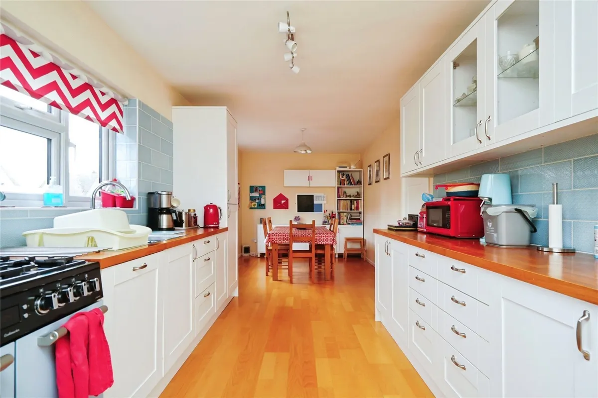 Meadow Lane, Shipton-under-Wychwood, Chipping Norton, Oxfordshire, OX7