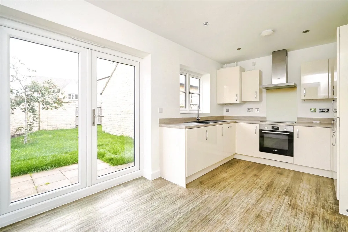 Robin Close, Bourton-on-the-water, Cheltenham, GL54