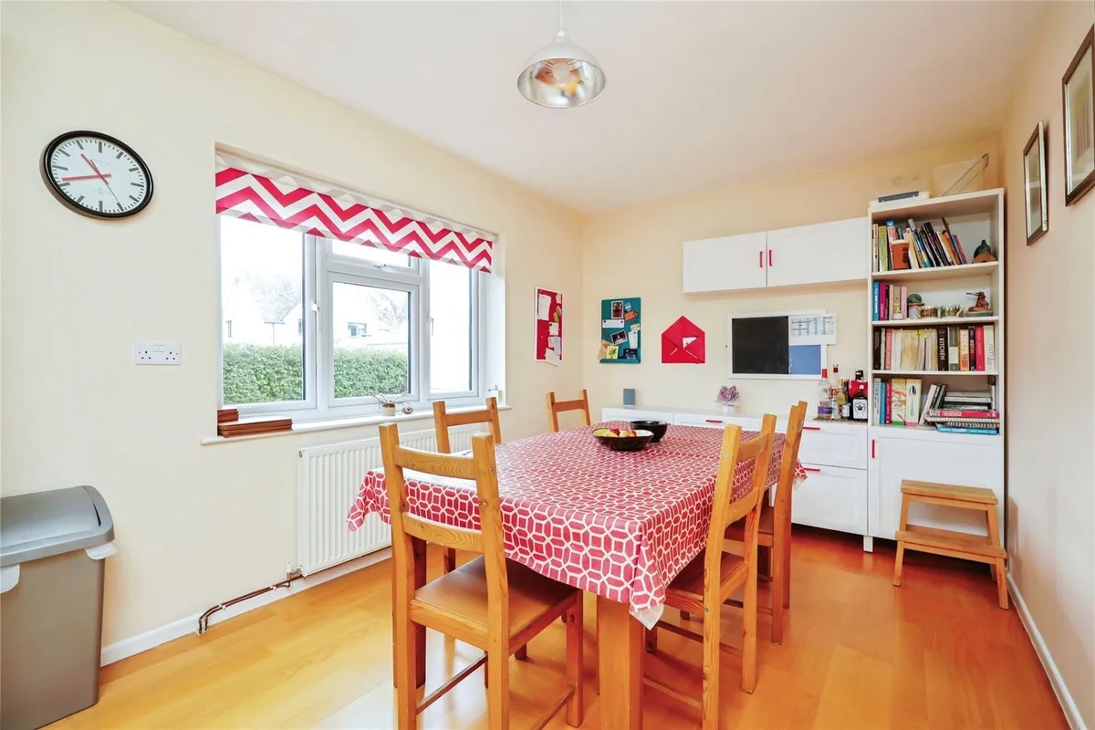 Meadow Lane, Shipton-under-Wychwood, Chipping Norton, Oxfordshire, OX7
