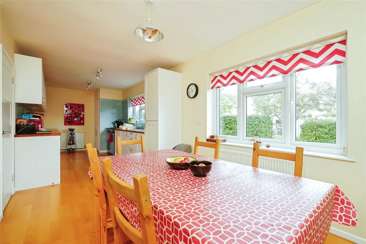 Meadow Lane, Shipton-under-Wychwood, Chipping Norton, Oxfordshire, OX7