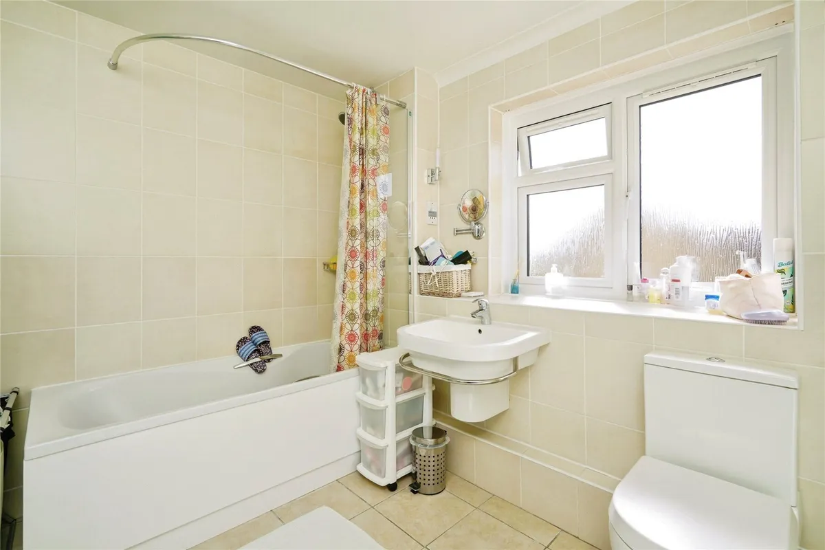 Meadow Lane, Shipton-under-Wychwood, Chipping Norton, Oxfordshire, OX7