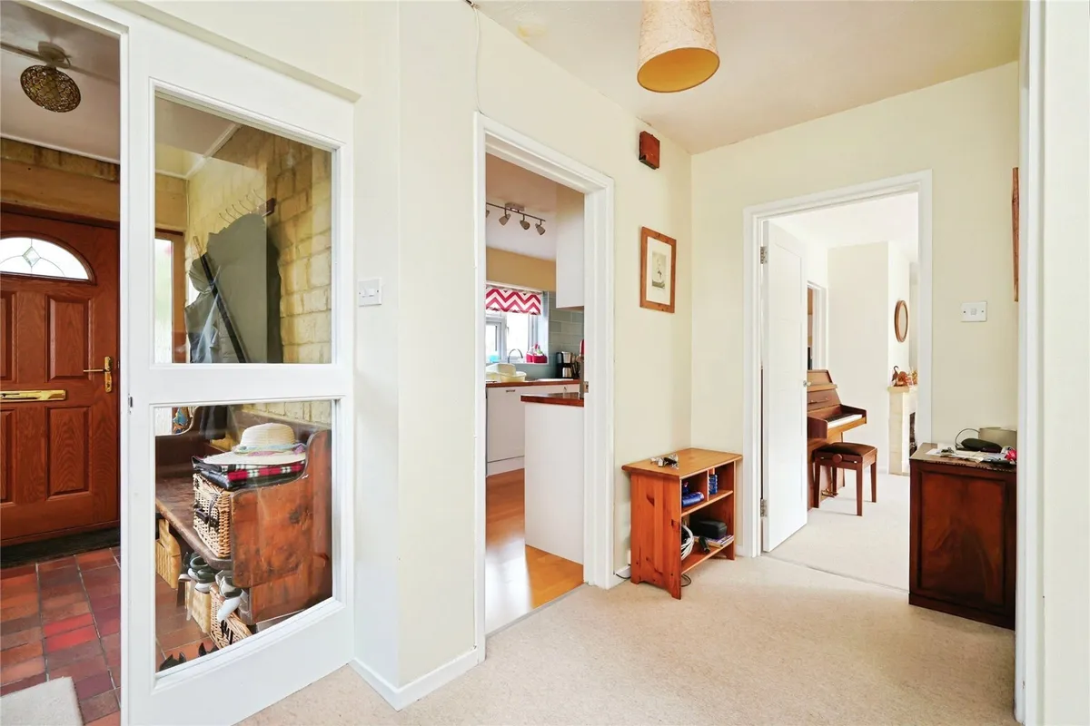 Meadow Lane, Shipton-under-Wychwood, Chipping Norton, Oxfordshire, OX7