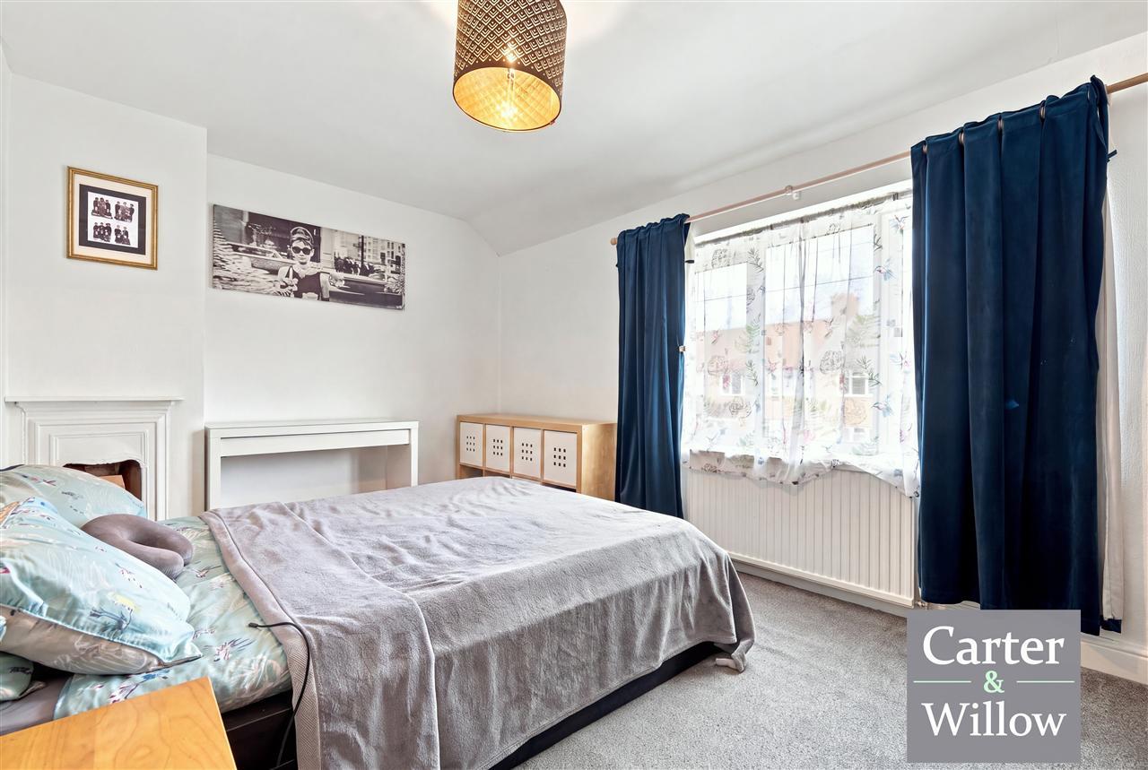 Thompson Road, Dagenham, Essex Image 11