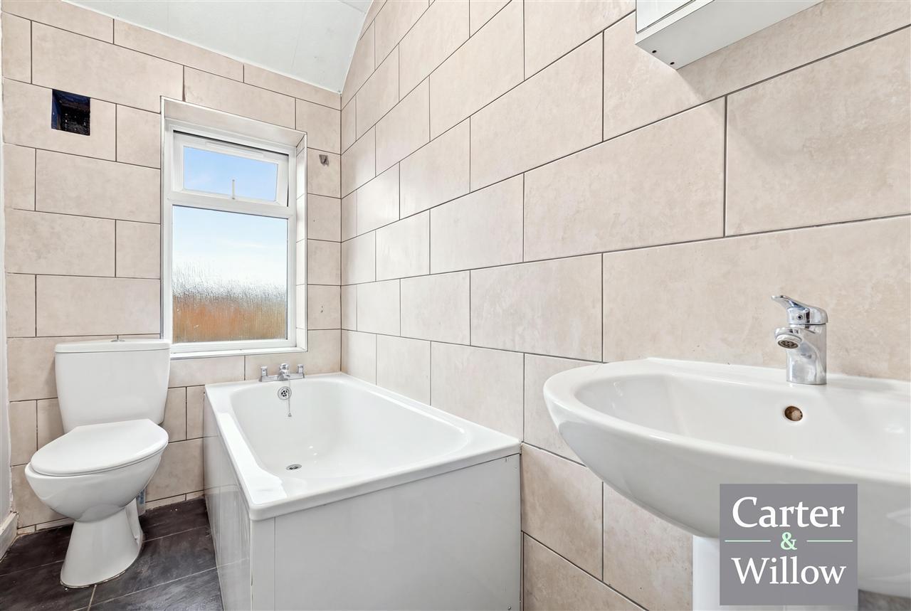 Thompson Road, Dagenham, Essex Image 15