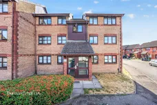 Lowry Crescent, Mitcham