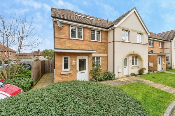 Schoolgate Drive, Morden, SM4